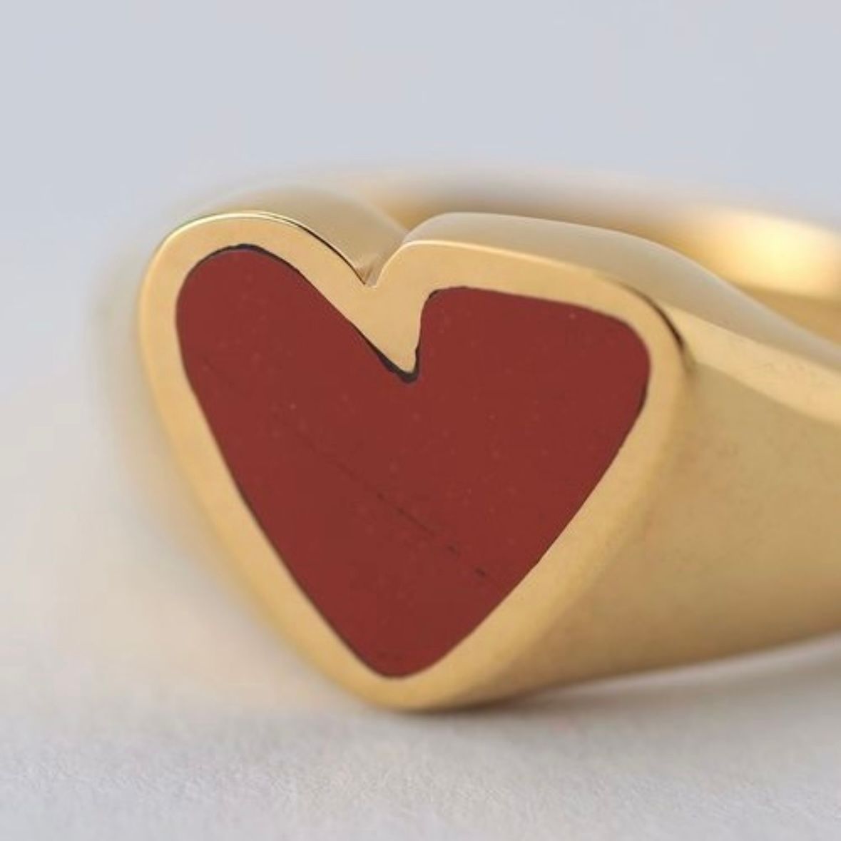 【お取り寄せ注文可能】Heart Stone Ring(RED×GOLD)
