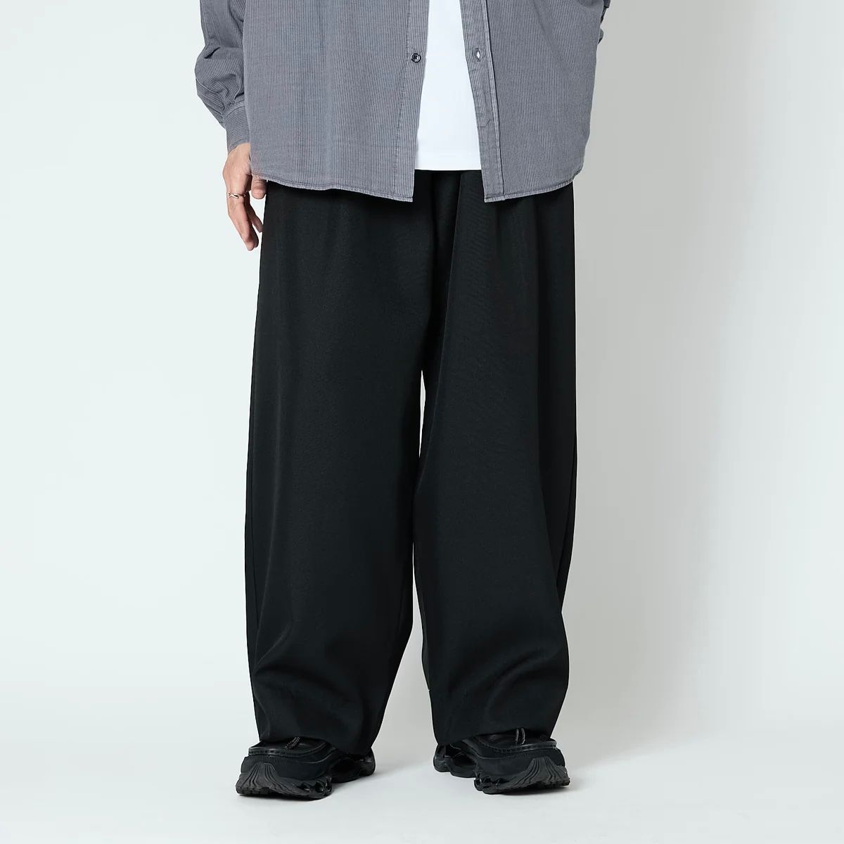 【残り一点】3Tuck Easy Trousers