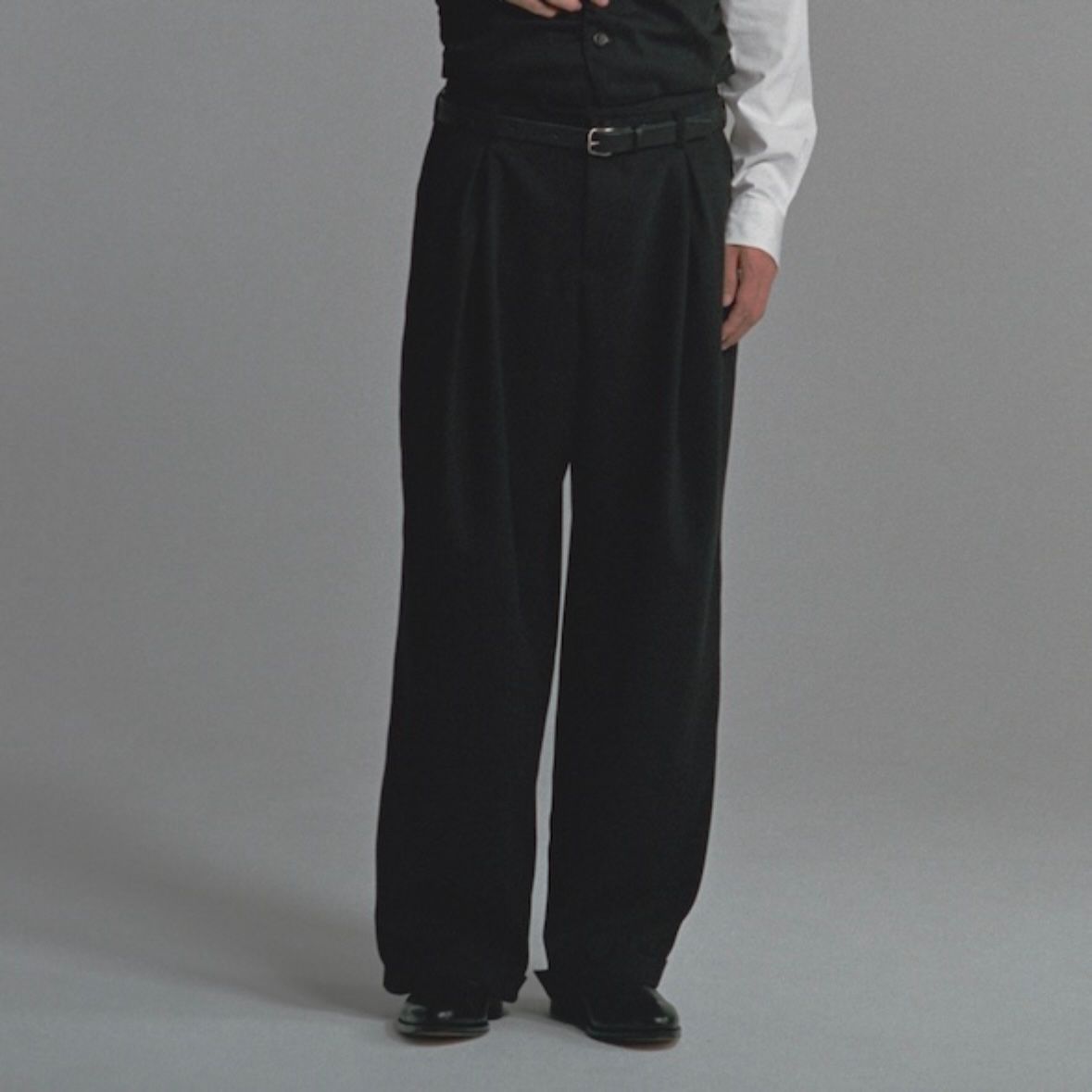 【残り一点】Double Inverted Tuck Trousers