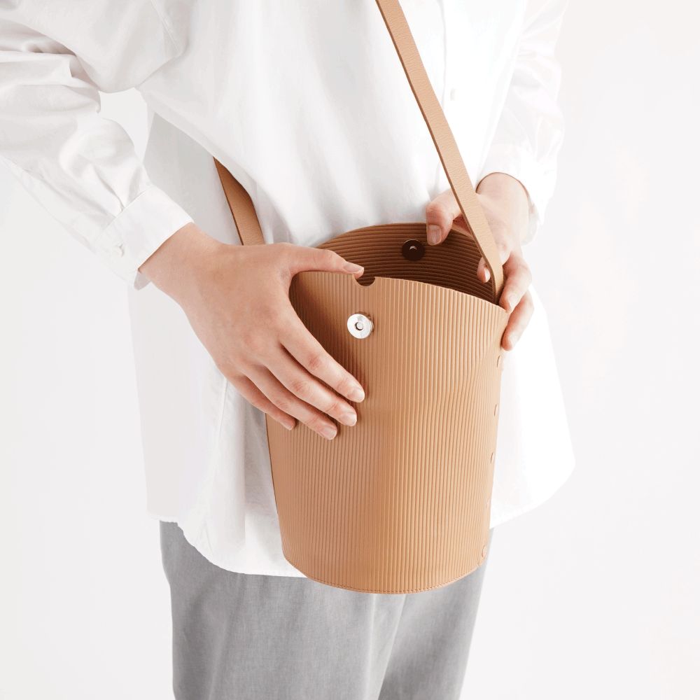 【残り一点】Cardboard Tube Shoulder Bag