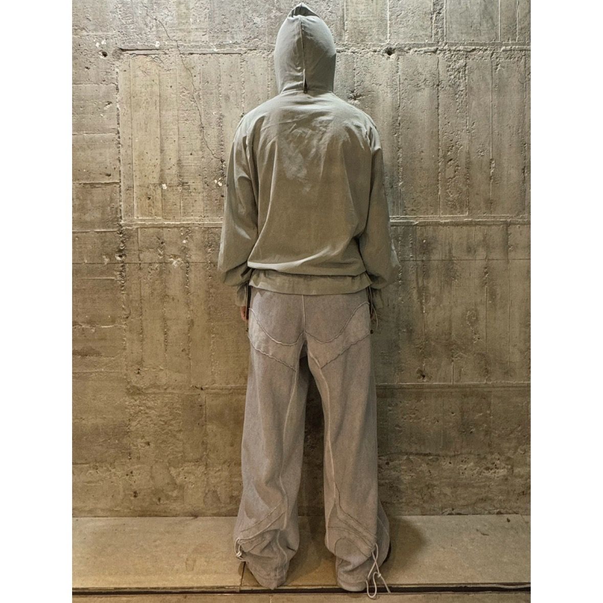 【残り一点】Trtrbz Hoodie
