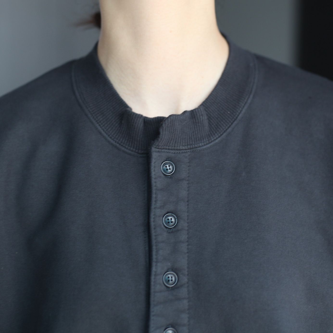 【残り一点】Henley Neck Sweat Shirt
