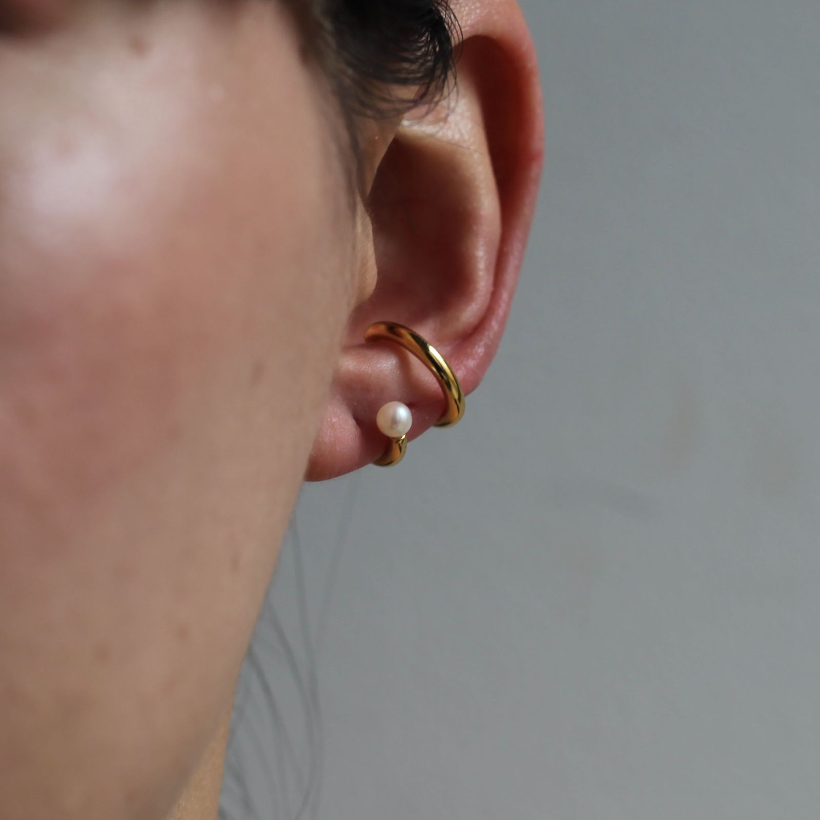 MARIA BLACK ゴールド チェーン付きレインドロップ片耳用ピアス MARIA BLACK マリアブラック/ Branch Hoop 12 Gold - Yellow