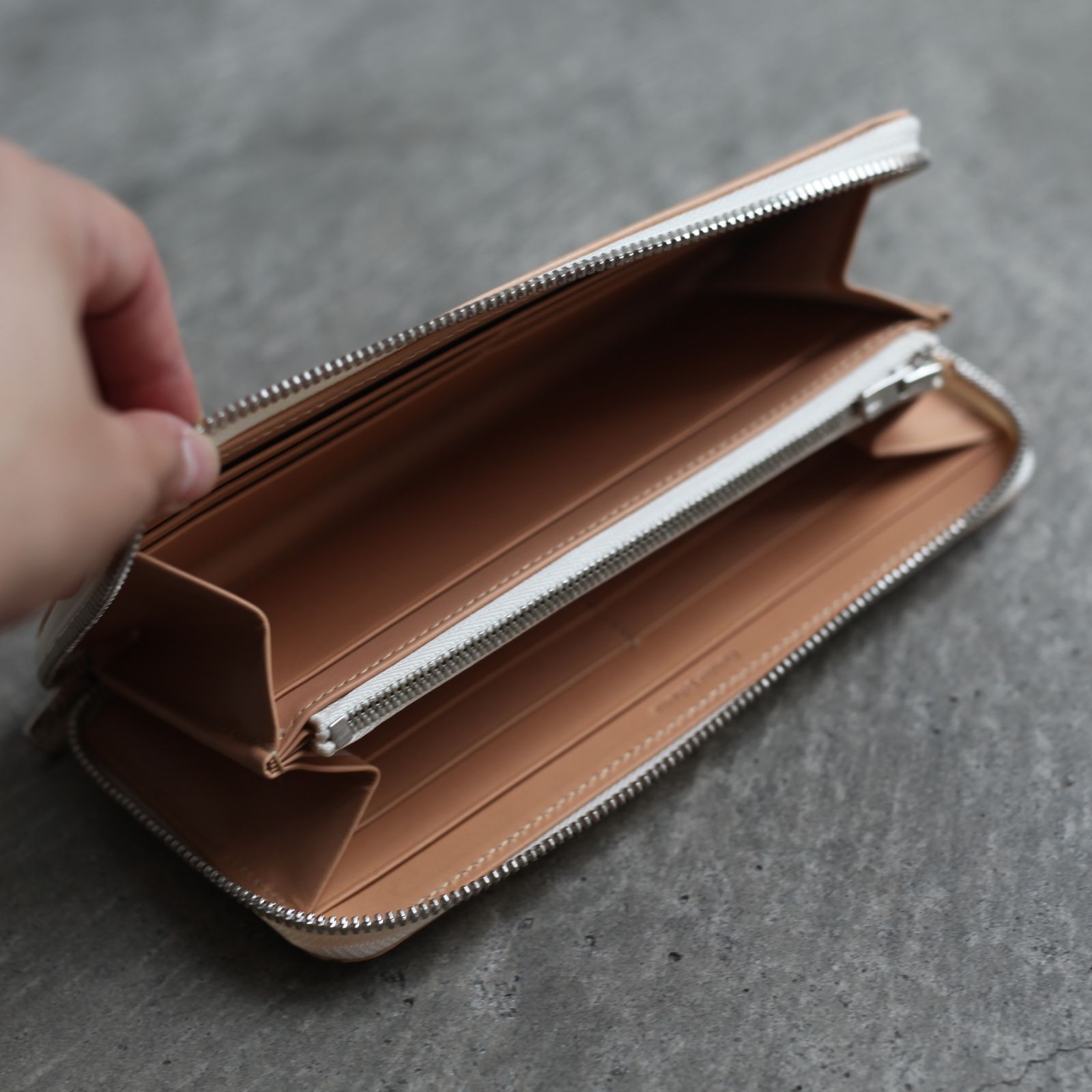 【再販売通知受付可能】Long Zip Purse(NATURAL)