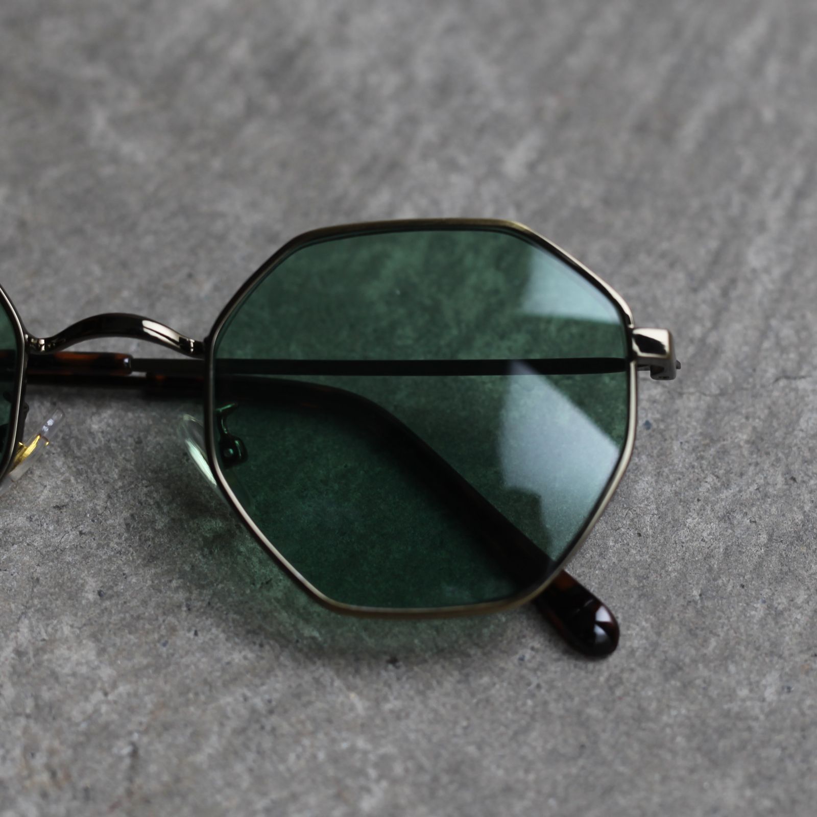 【残りわずか】LG Sunglass(GREEN)