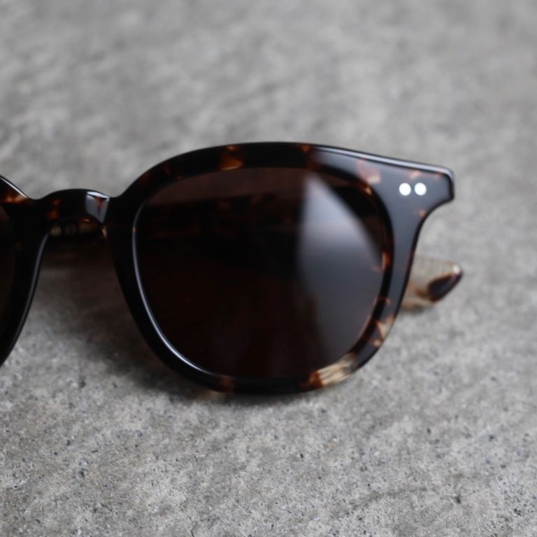 レンズ : CHOCO BROWN