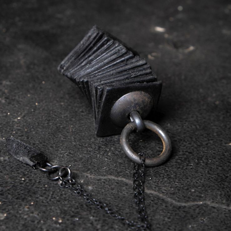 【お取り寄せ注文可能】Twist Leather Necklace
