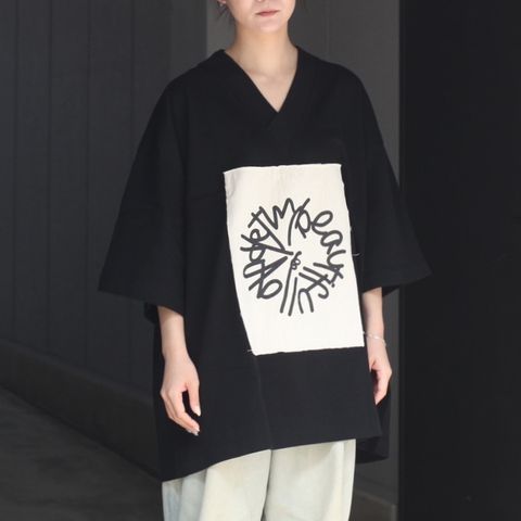 【残り一点】MBLプリントVネックTee