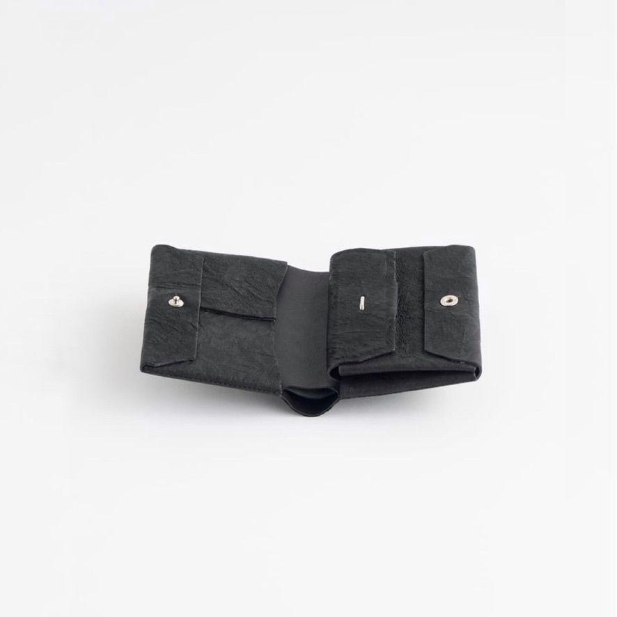 小物 irose paper short wallet black irose - 【再販売通知受付可能】Paper Short Wallet | ACRMTSM