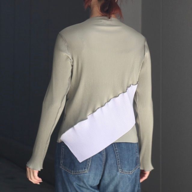 【残り一点】Spiral Wave Long Sleeve Top