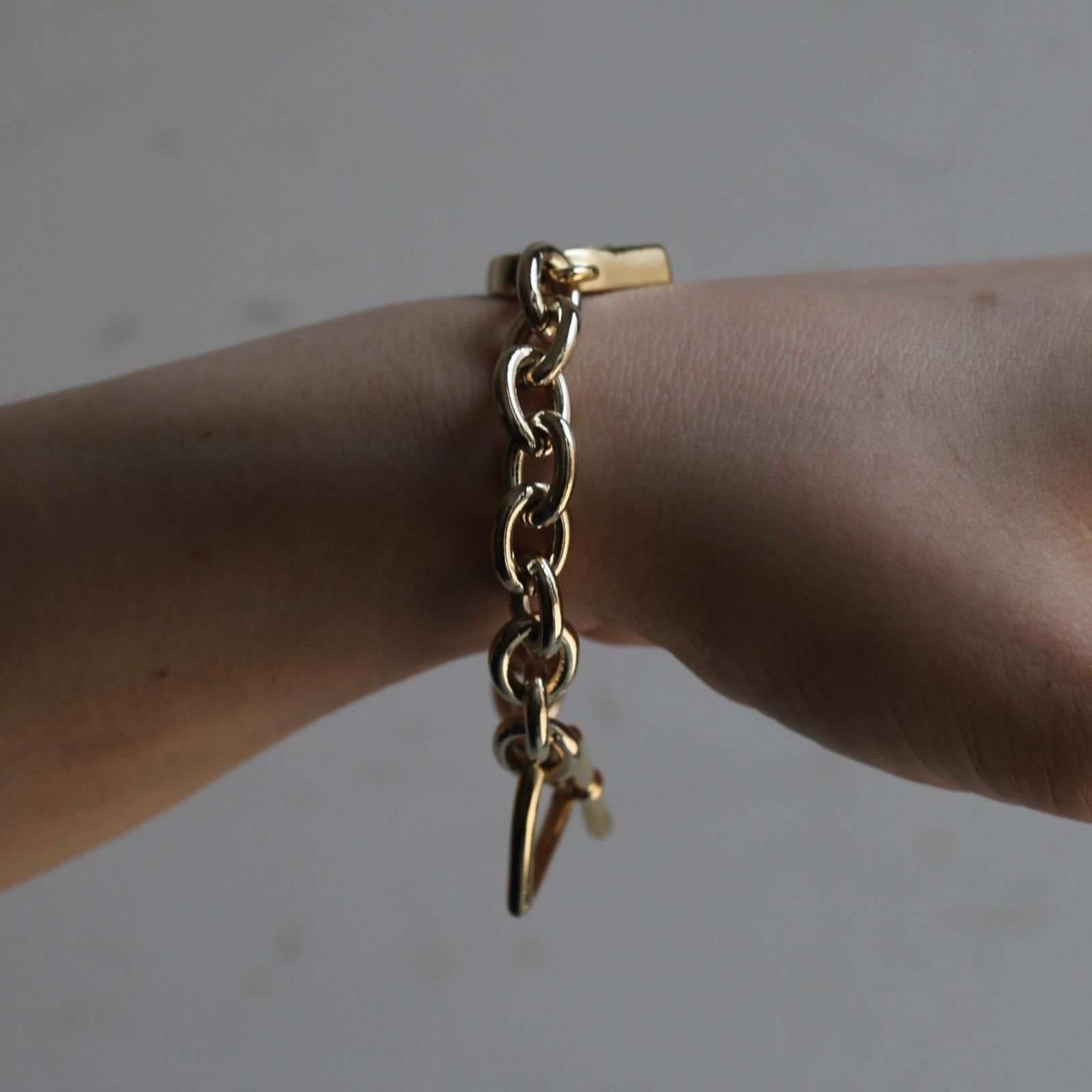 【残り一点】BB Logo Bracelet(GOLD)