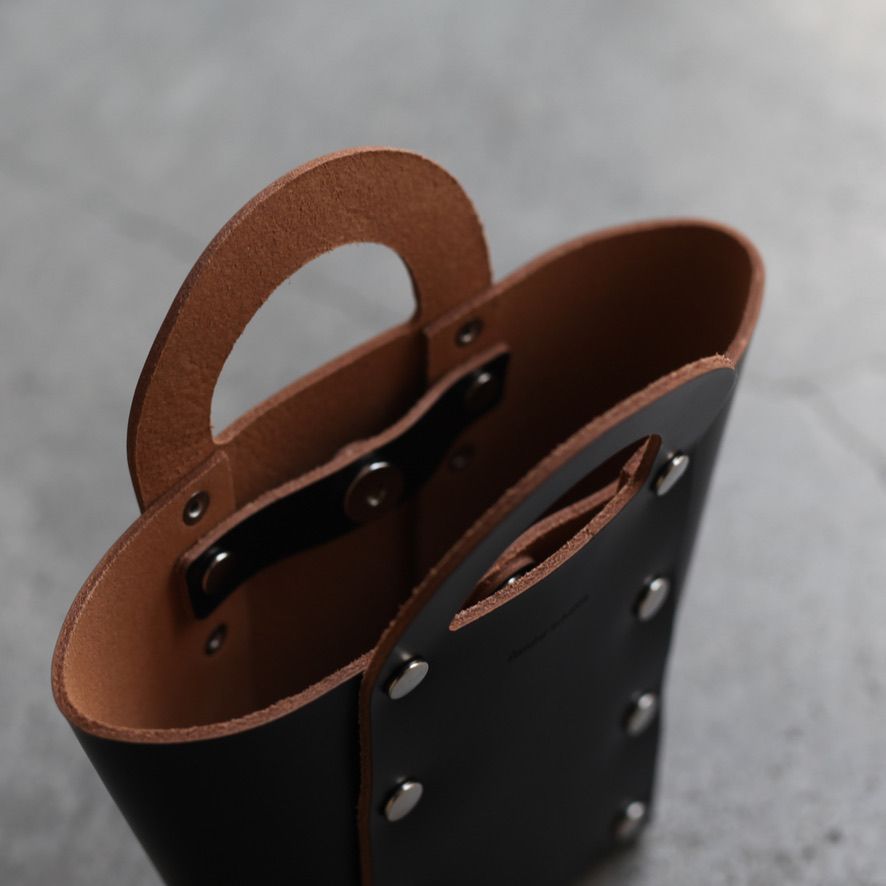 【次回入荷9月下旬予定】Assemble Daikei Hand Bag_S(BLACK)