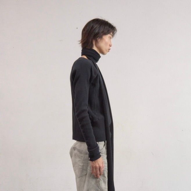 【残りわずか】Panelled Ribbed Long Sleeve T-shirt