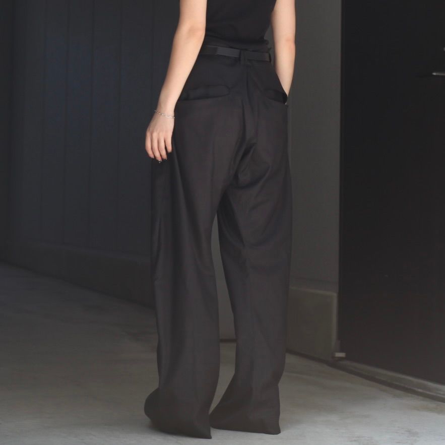 【残り一点】2Tucked Curved Leg Trousers
