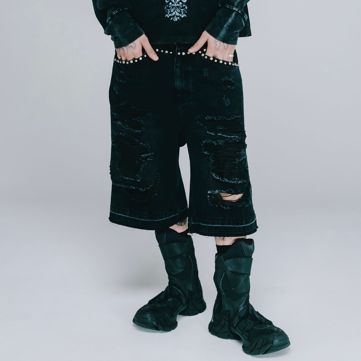BREATH - 【残り一点】Suicide Studs Denim Shorts | ACRMTSM