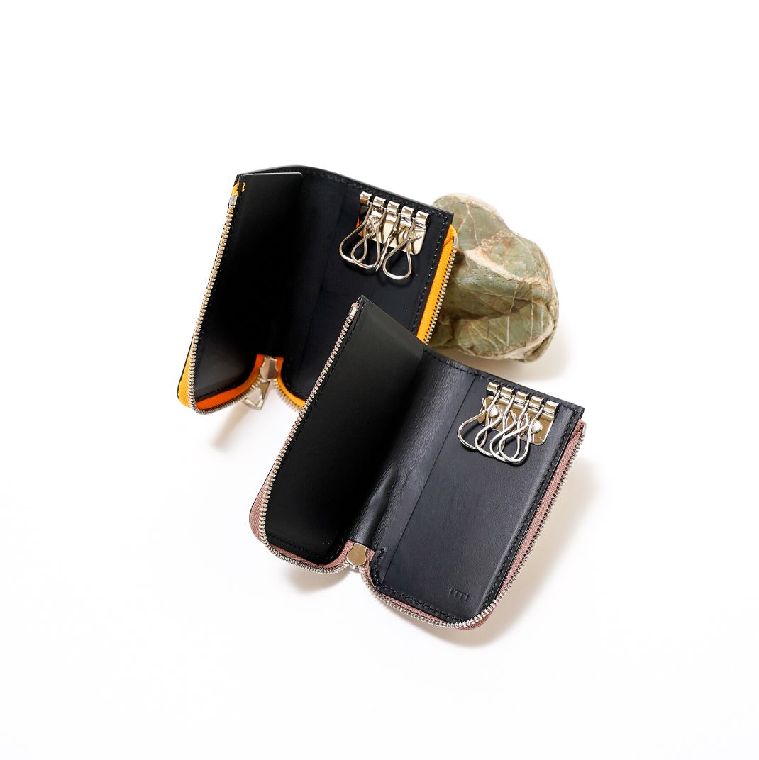 【残りわずか】Cristy Keycard WLT(BRIDLE)