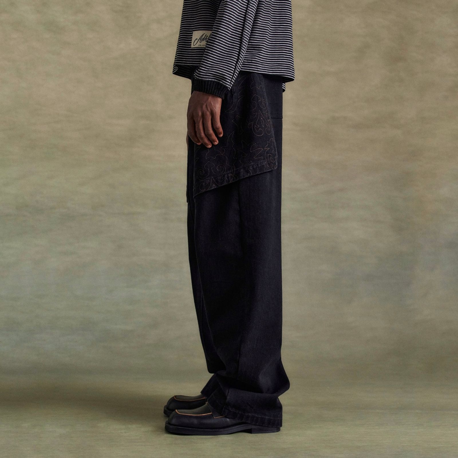 【残り一点】Embroidery Wrap Jeans
