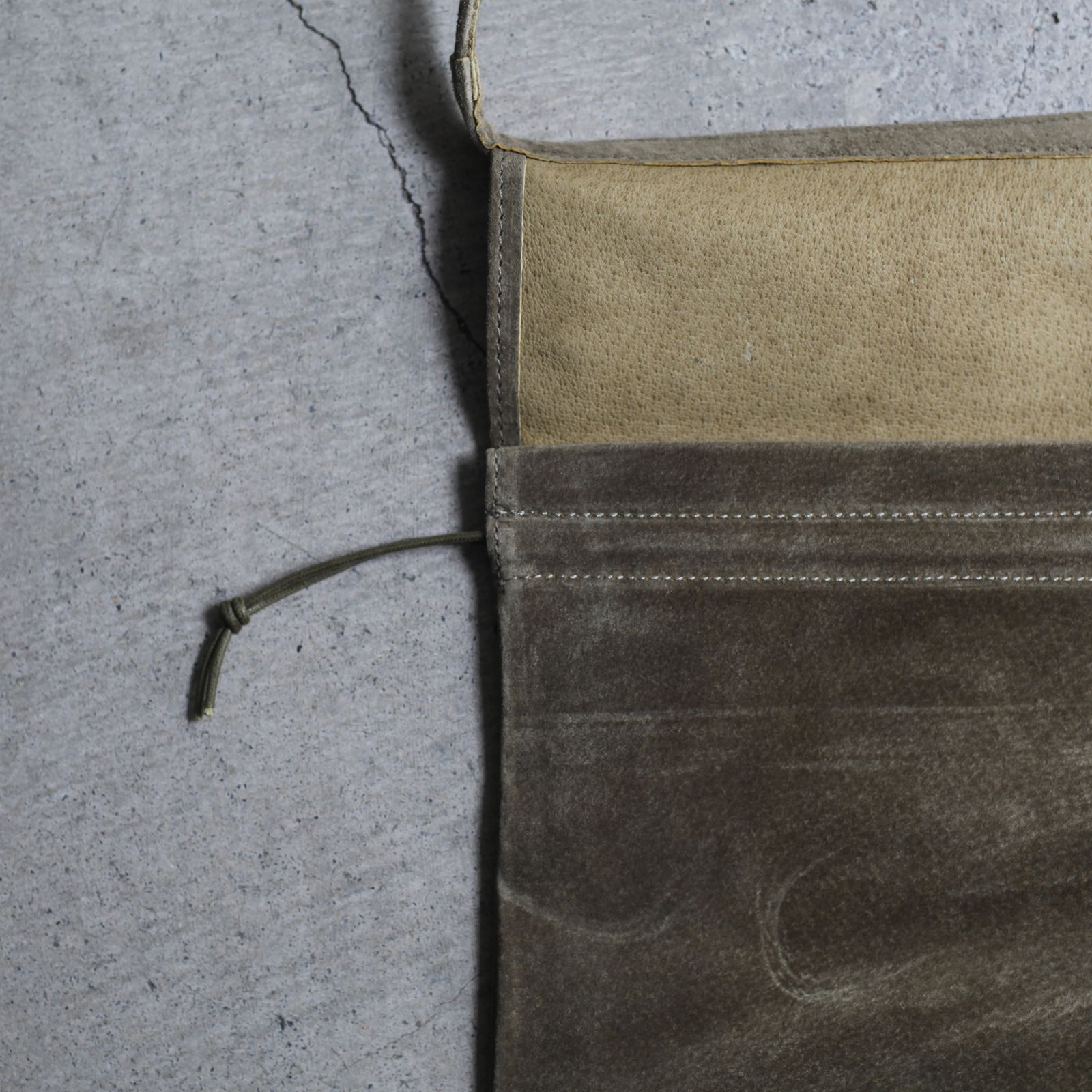 【残りわずか】Red Cross Bag Big(KHAKI)