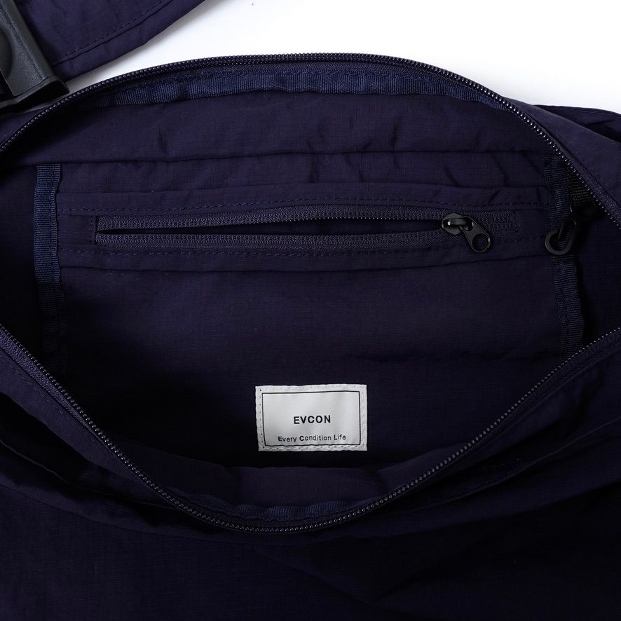 【残り一点】Big Nylon Shoulder Bag