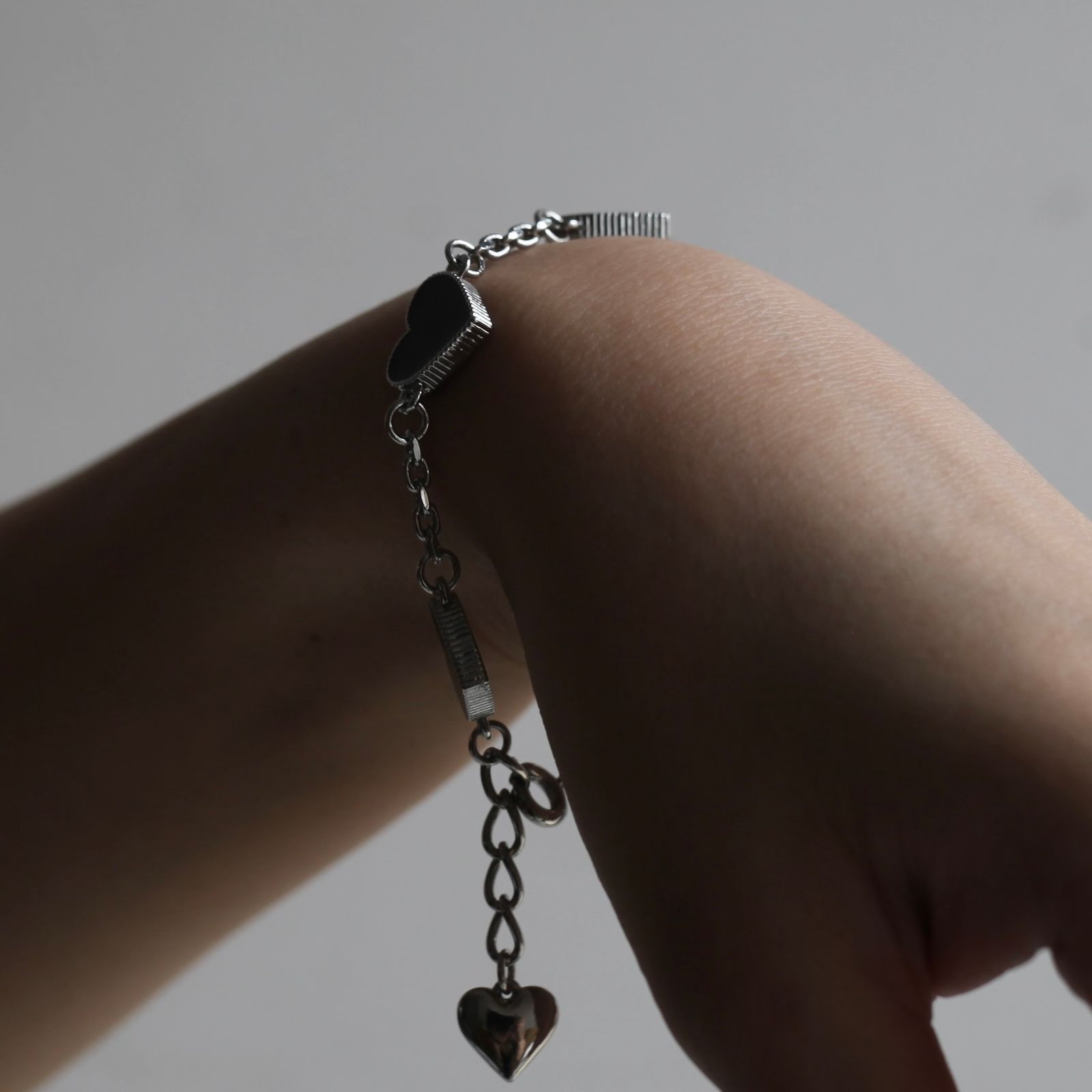 【残りわずか】Chain Heart Bracelet(BLACK)