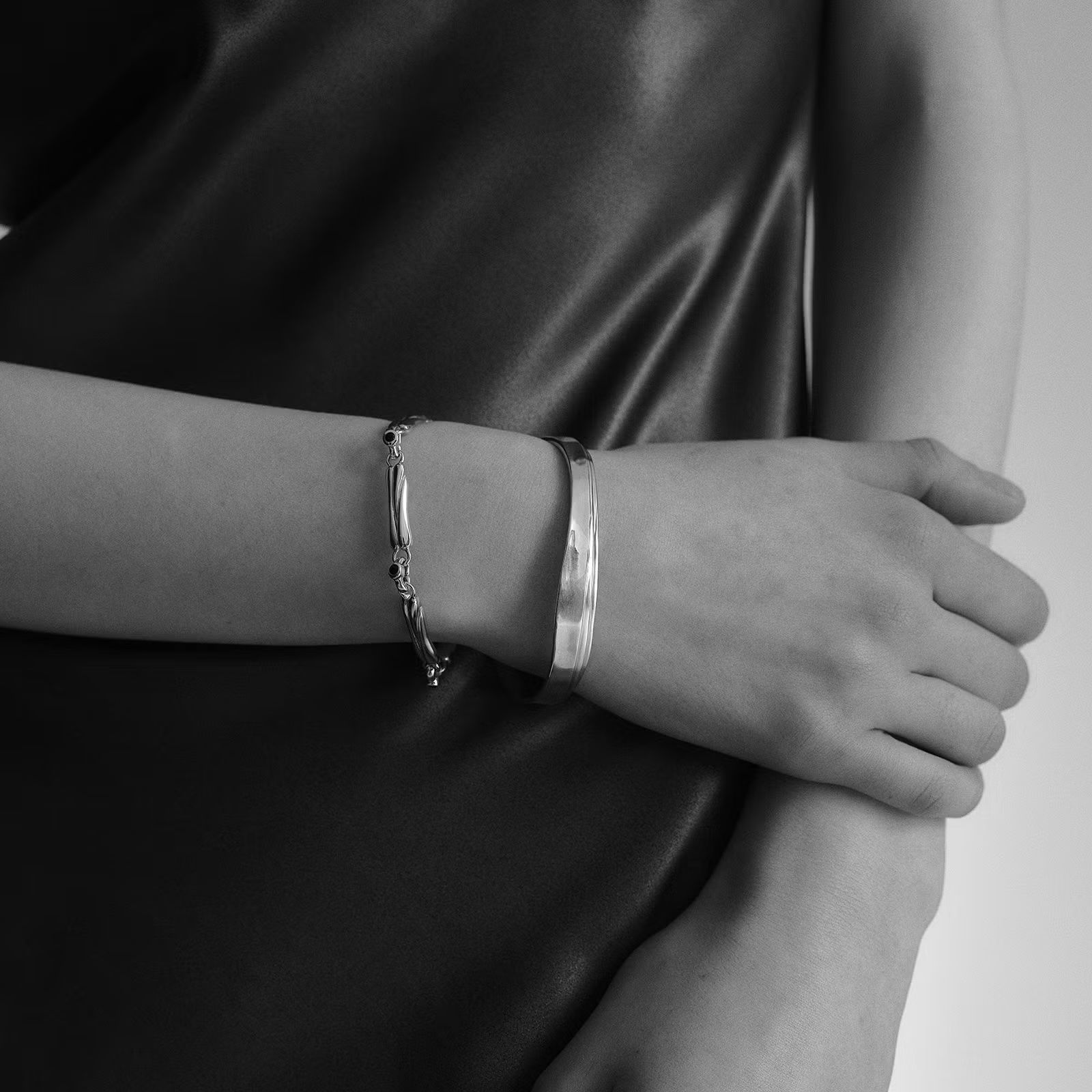 【お取り寄せ注文可能】Layered Bangle