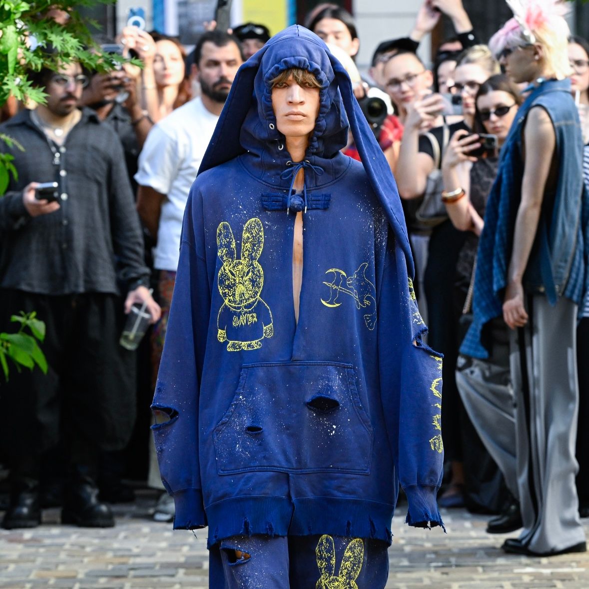 【残り一点】Destroyed Bunny Hoodie