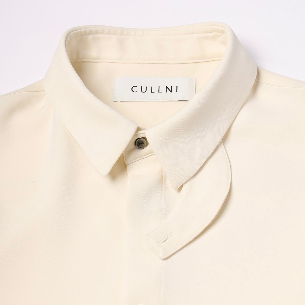 【残り一点】Double Satin Minimal Chin Tab Long Sleeve Shirt