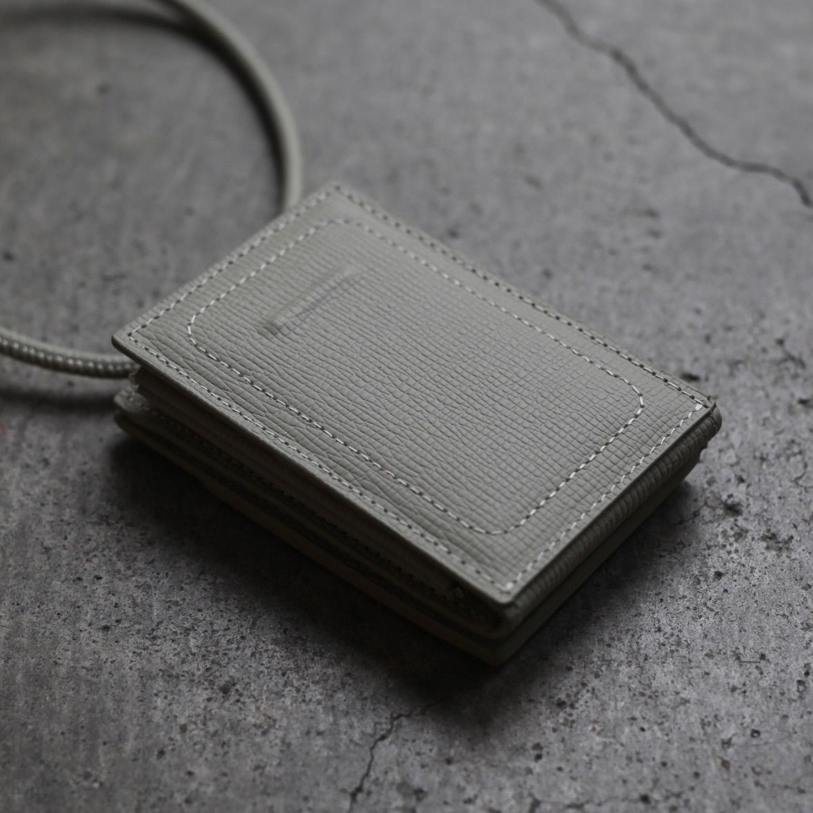 【残り一点】レザーストラップ付ウォレット(WHITE BEIGE)
