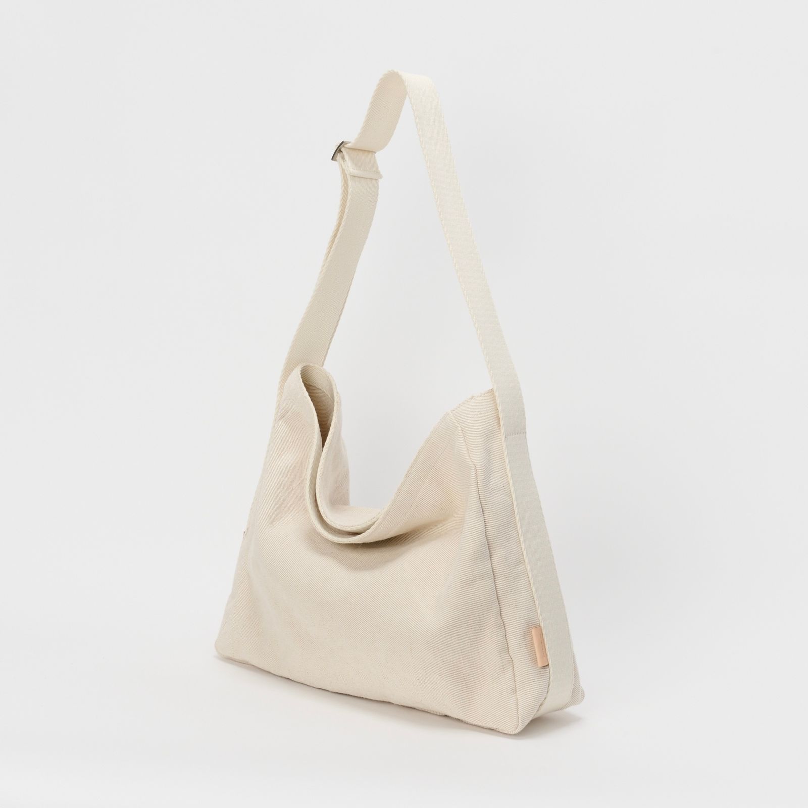 【再販売通知受付可能】Square Shoulder Bag Small(NATURAL)