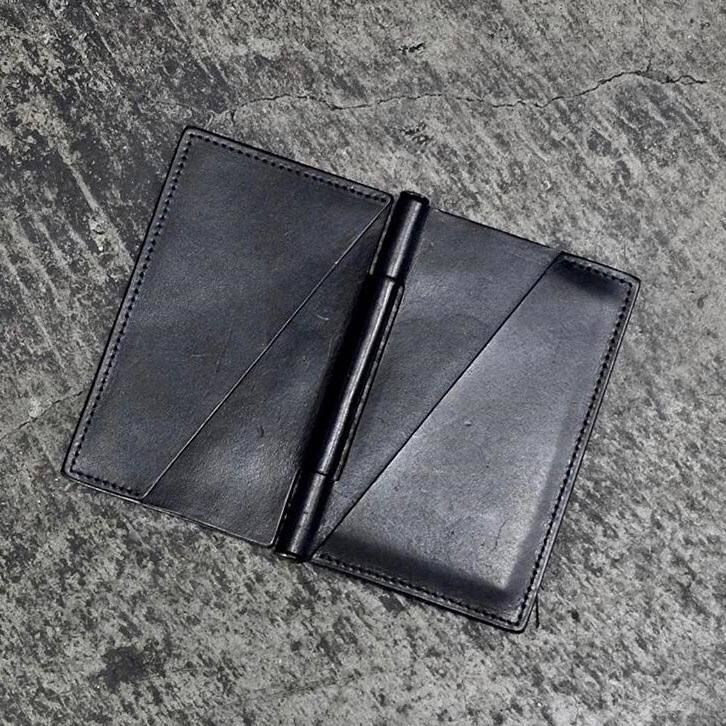 T.A.S - 【お取り寄せ注文可能】Hinge Card Case | ACRMTSM ONLINE STORE