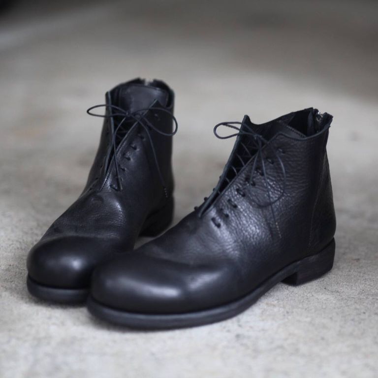 レザー種類 : ITALIAN VACHETTA-SHRINK(BLACK)
※商品ページ画像のレザー及び、仕様はサンプルとしてご覧ください。