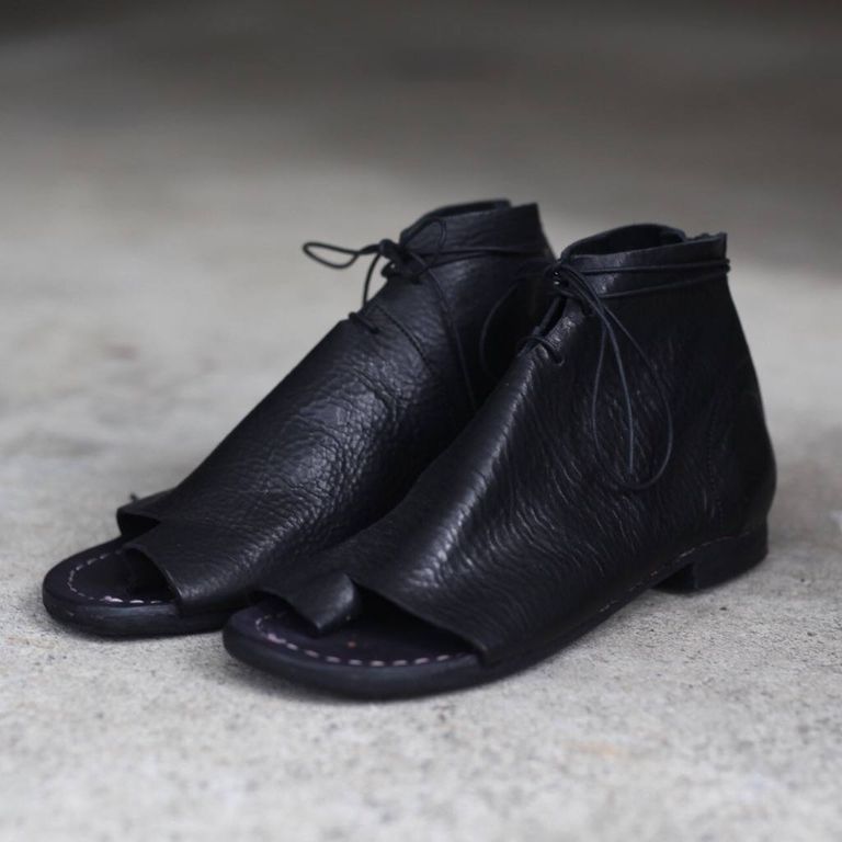 レザー種類 : ITALIAN VACHETTA-SHRINK(BLACK)
※商品ページ画像のレザー及び、仕様はサンプルとしてご覧ください。