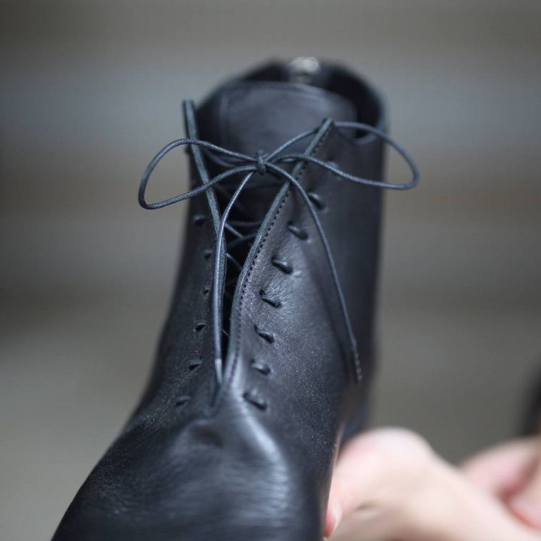 レザー種類 : ITALIAN VACHETTA-SHRINK(BLACK)
※商品ページ画像のレザー及び、仕様はサンプルとしてご覧ください。