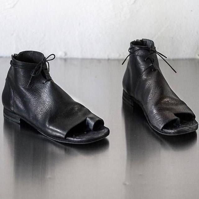 レザー種類 : ITALIAN VACHETTA-SHRINK(BLACK)
※商品ページ画像のレザー及び、仕様はサンプルとしてご覧ください。