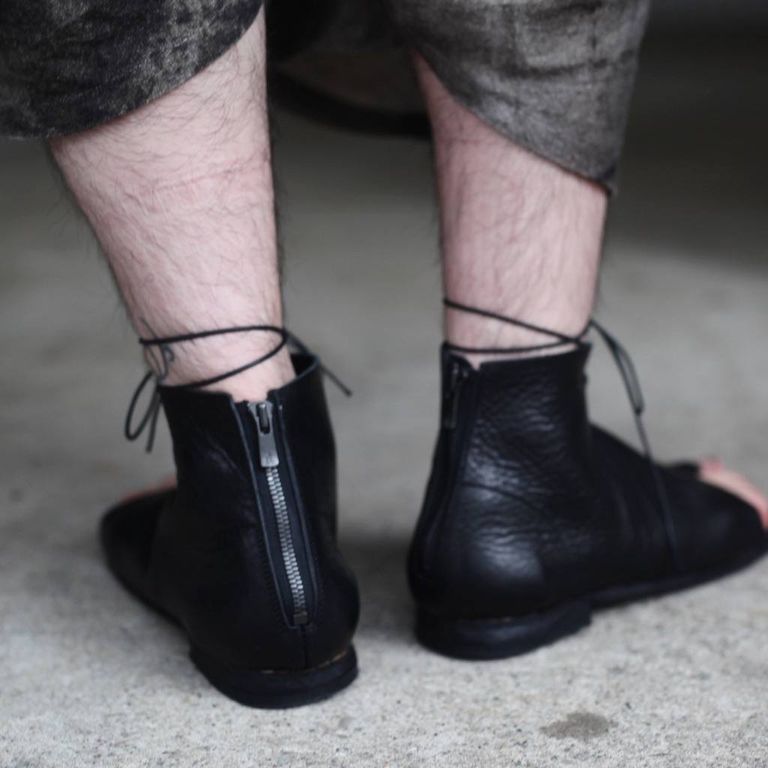 レザー種類 : ITALIAN VACHETTA-SHRINK(BLACK)
※商品ページ画像のレザー及び、仕様はサンプルとしてご覧ください。