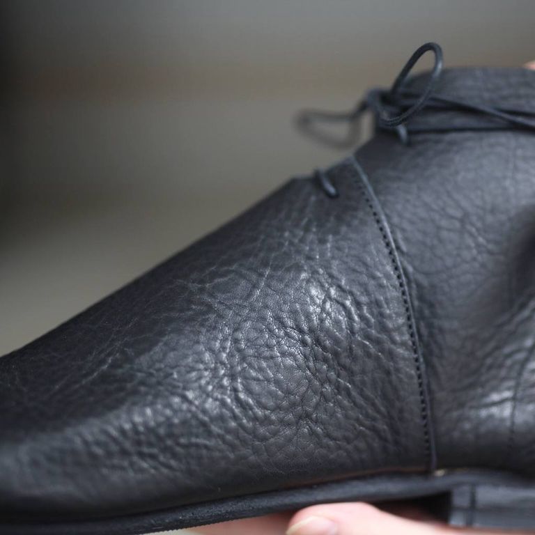 レザー種類 : ITALIAN VACHETTA-SHRINK(BLACK)
※商品ページ画像のレザー及び、仕様はサンプルとしてご覧ください。