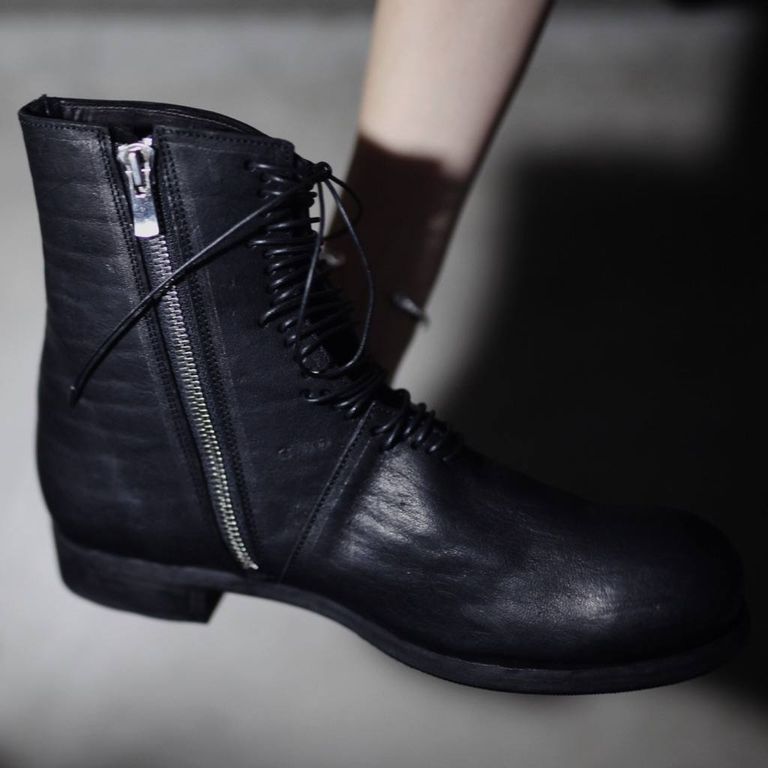 レザー種類 : BURNED HORSE(BLACK)
※商品ページ画像のレザー及び、仕様はサンプルとしてご覧ください。