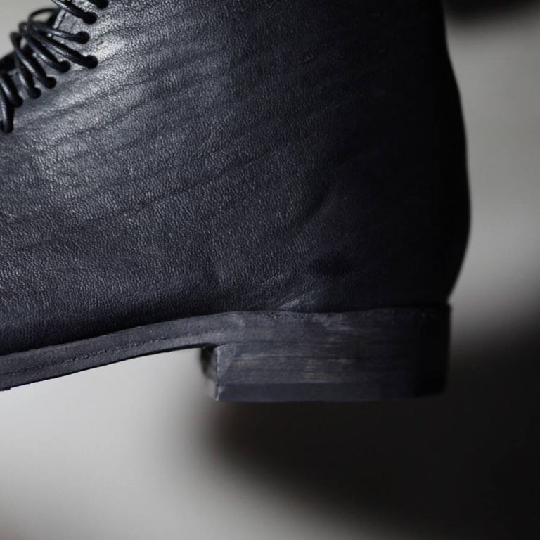 レザー種類 : BURNED HORSE(BLACK)
※商品ページ画像のレザー及び、仕様はサンプルとしてご覧ください。