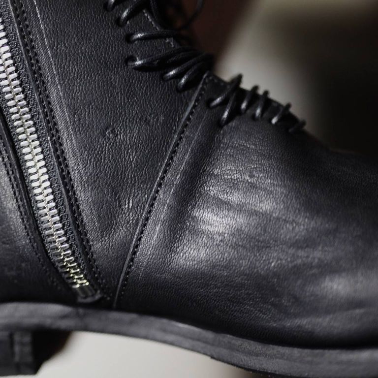 レザー種類 : BURNED HORSE(BLACK)
※商品ページ画像のレザー及び、仕様はサンプルとしてご覧ください。