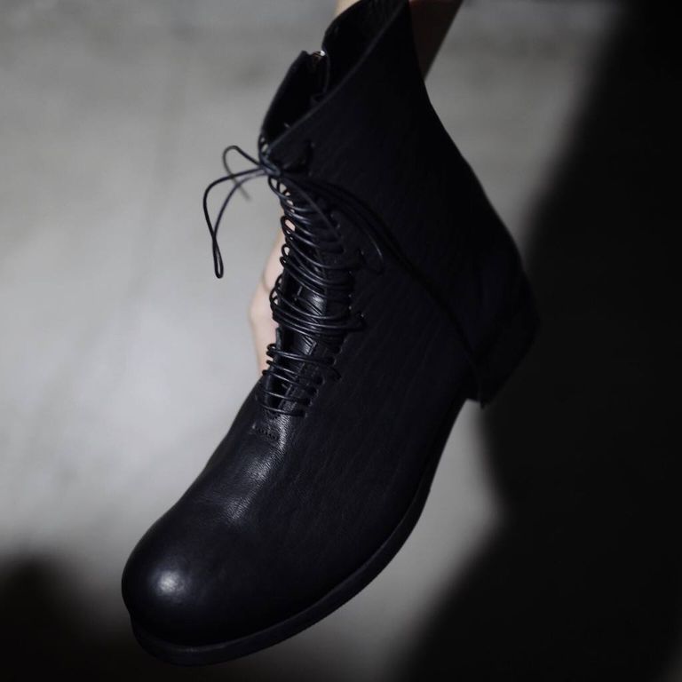 レザー種類 : BURNED HORSE(BLACK)
※商品ページ画像のレザー及び、仕様はサンプルとしてご覧ください。