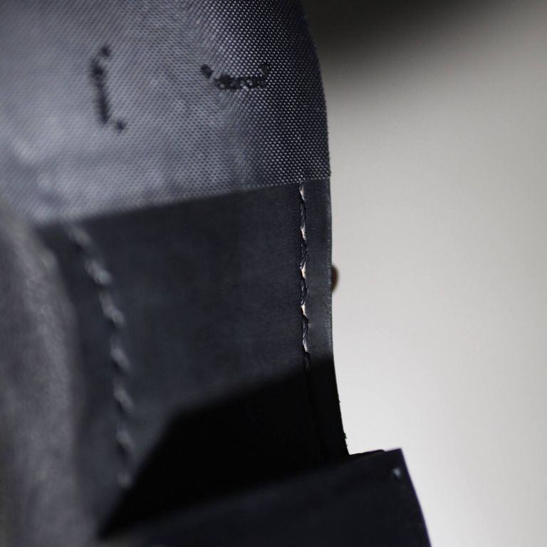 レザー種類 : ITALIAN VACHETTA-SHRINK(BLACK)
※商品ページ画像のレザー及び、仕様はサンプルとしてご覧ください。