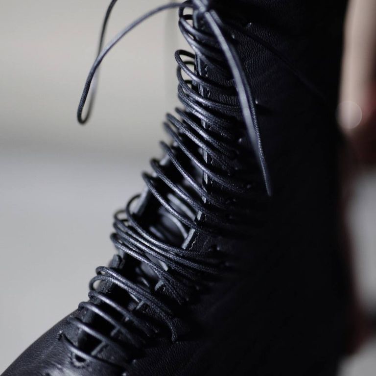レザー種類 : BURNED HORSE(BLACK)
※商品ページ画像のレザー及び、仕様はサンプルとしてご覧ください。