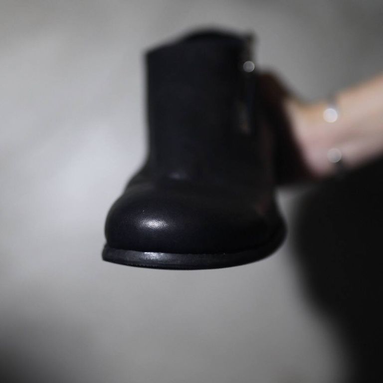 レザー種類 : ITALIAN VACHETTA-SHRINK(BLACK)
※商品ページ画像のレザー及び、仕様はサンプルとしてご覧ください。