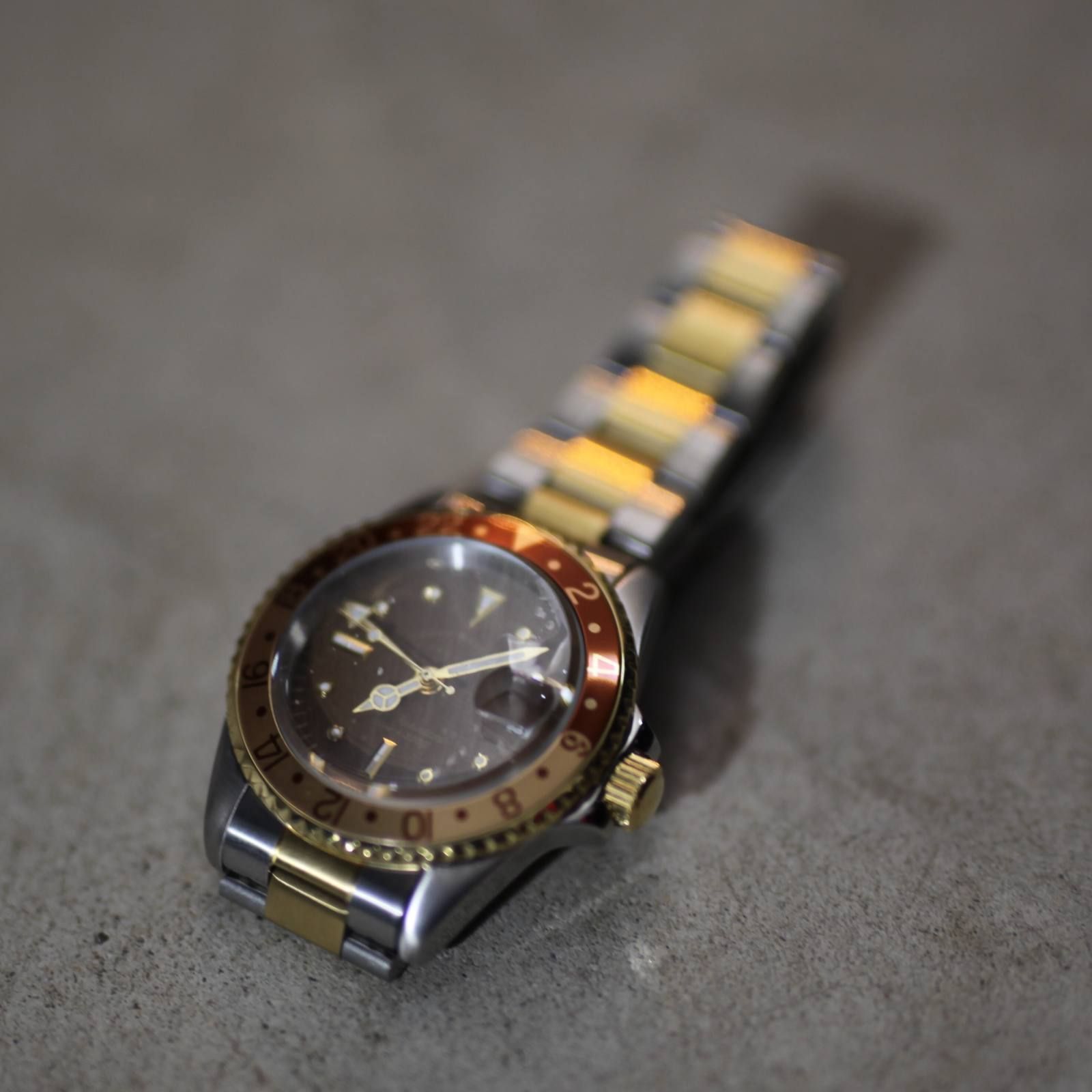 VAGUE WATCH CO. - 【お取り寄せ注文可能】BRWN GMT | ACRMTSM ONLINE