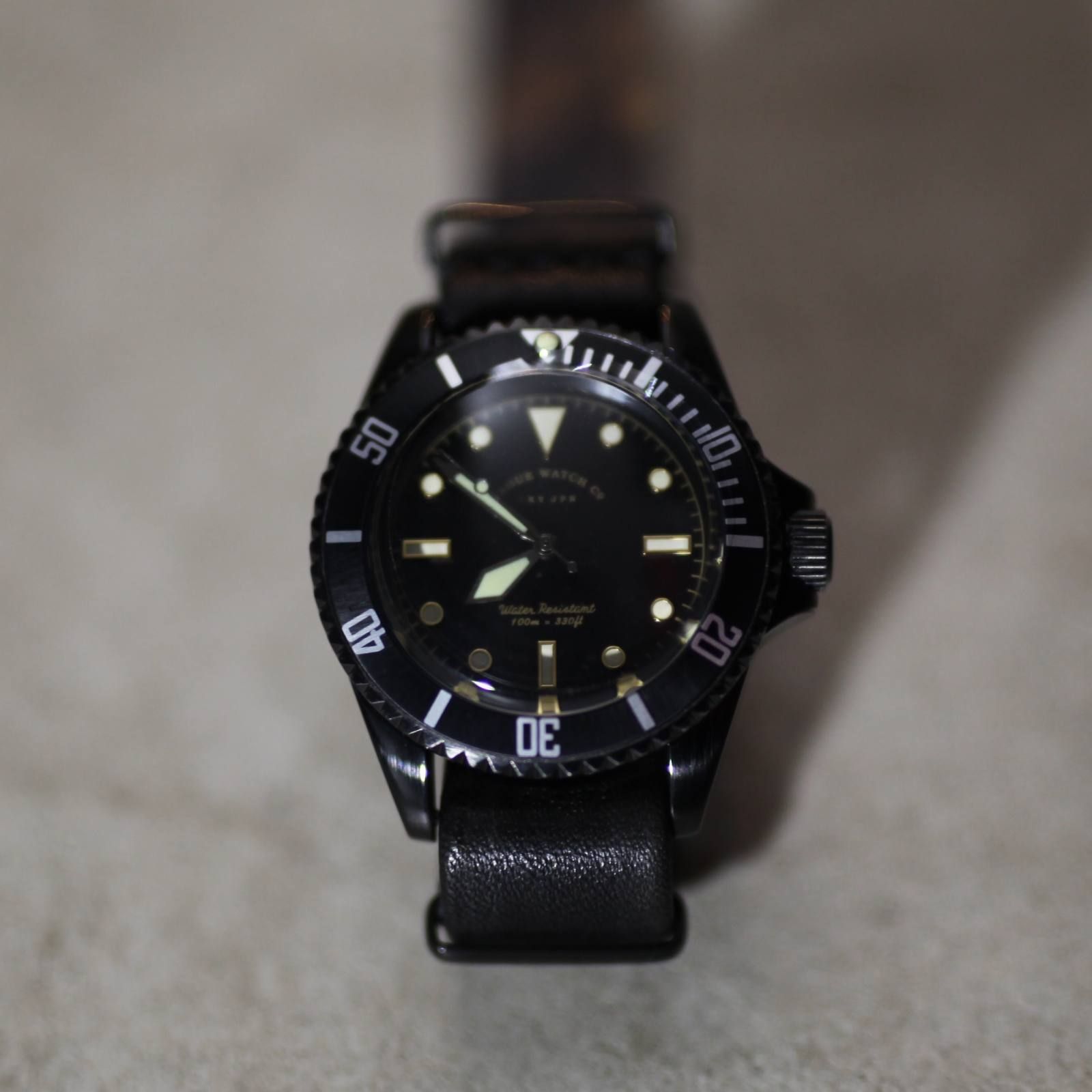 vague black submariner