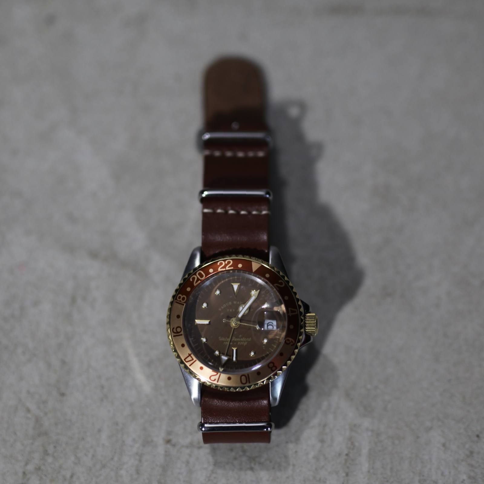 VAGUE WATCH CO. - 【お取り寄せ注文可能】BRWN GMT | ACRMTSM ONLINE