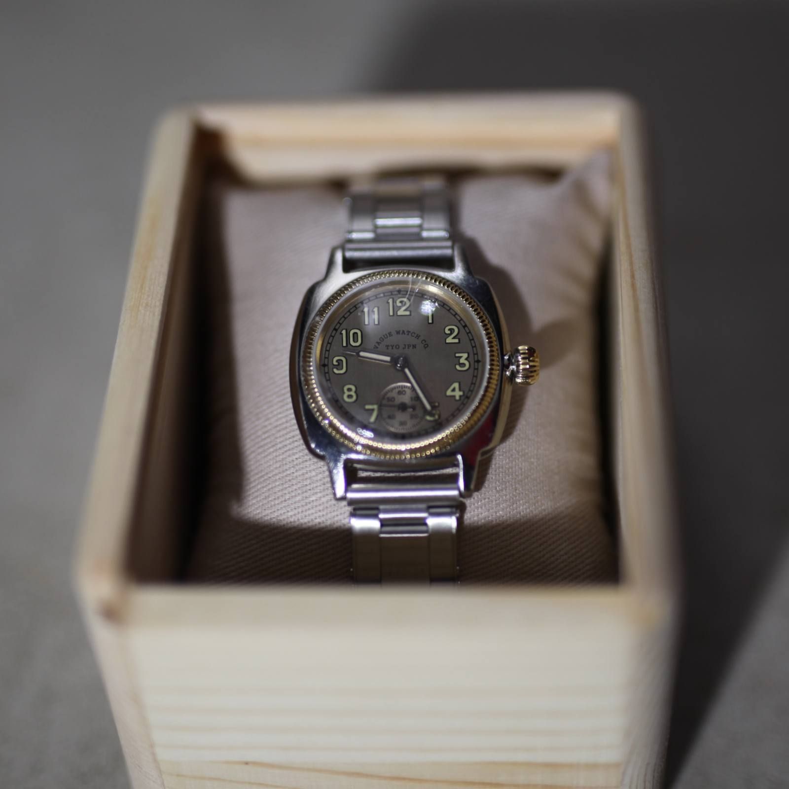 【お取り寄せ注文可能】COUSSIN Early Stainless Rivet Belt(WOMEN)