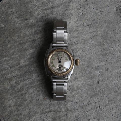 【残り一点】Coussin Early Stainless Rivet Belt(WOMEN/SILVER)