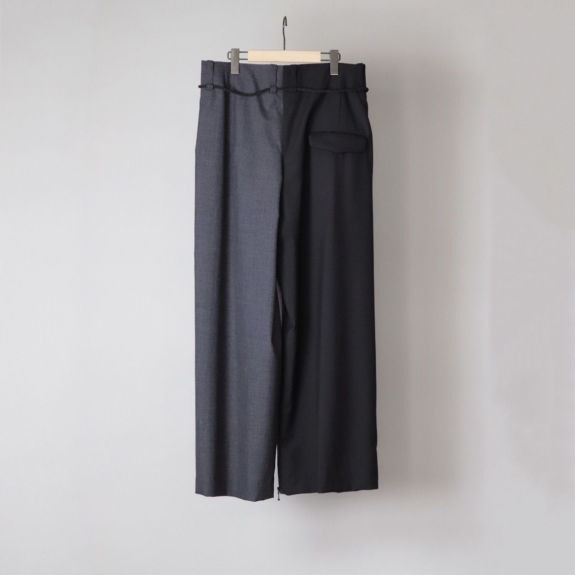 ETHOSENS - 【残り一点】Switched Squeeze Slacks | ACRMTSM ONLINE STORE