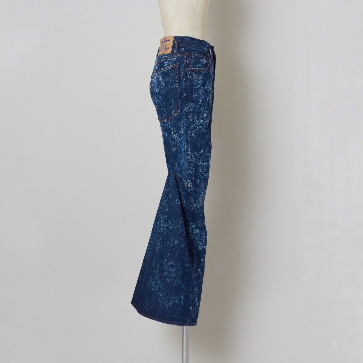 【残り一点】Breached Ordinary City Curtain Legs